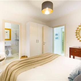 3 Bedroom Villa with Pool, Terrace and Sea Views near Vinisce, Sleeps 7